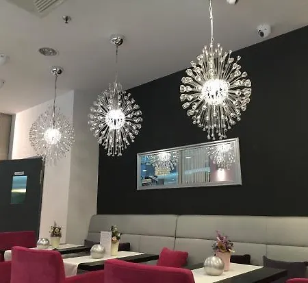 Astoria Metro Hotel *